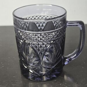 Cristal d'Arques-Durand amethyst purple glass mug in "Antique" Print
